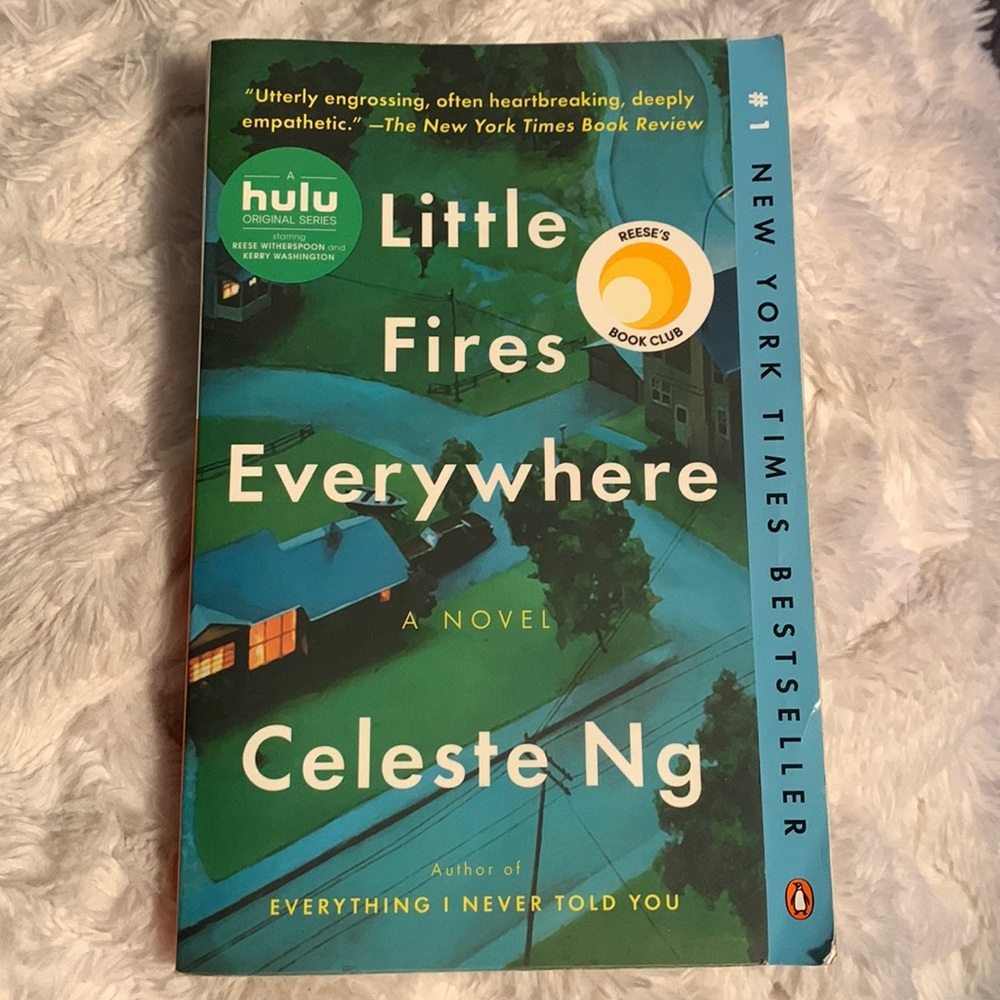 🐸2/$10🐸 Little fires everywhere